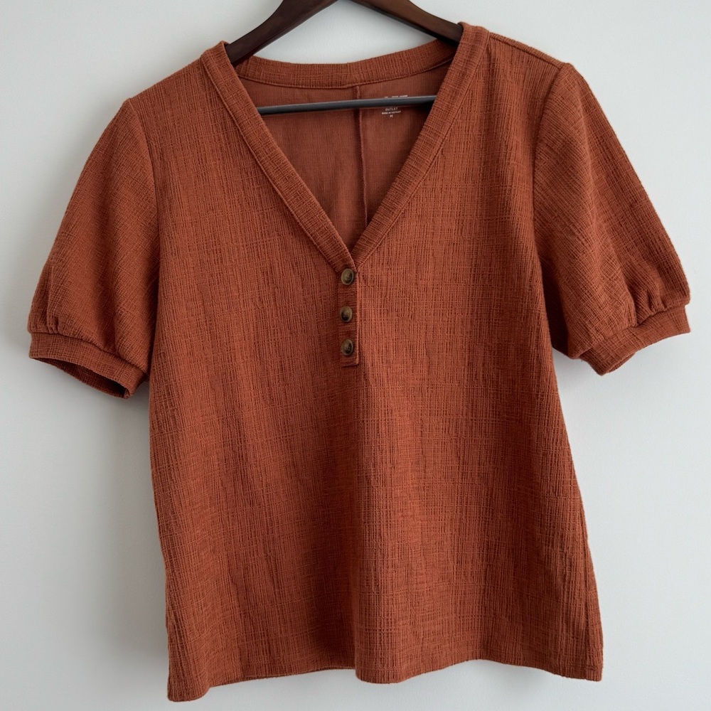 LOFT V-neck Shirt - M